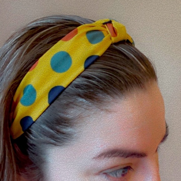 HANDMADE KNOTTED HEADBAND IN YELLOW & MULTICOLOR POLKADOTS - Picture 3 of 8